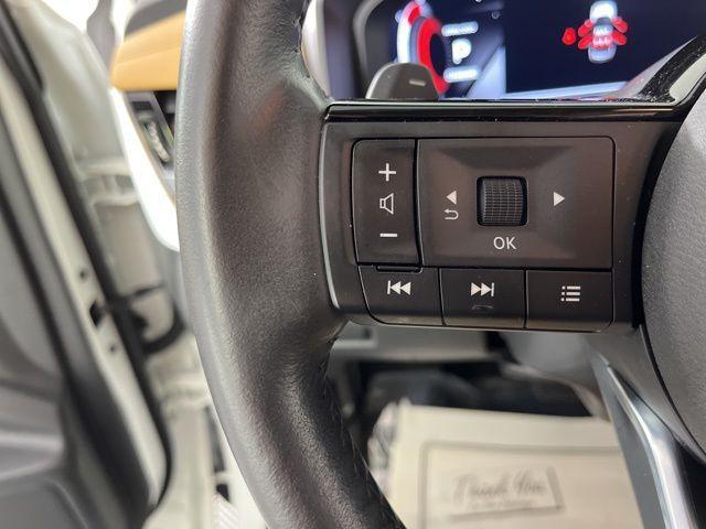 2023 Pearl White Tri-Coat Nissan Rogue
