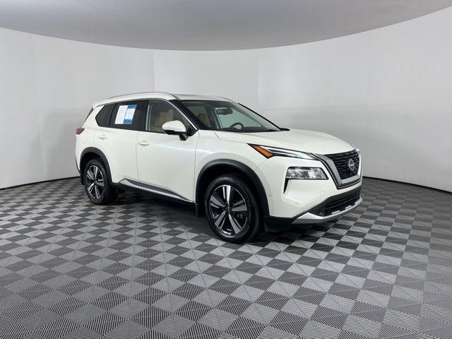 2023 Pearl White Tri-Coat Nissan Rogue