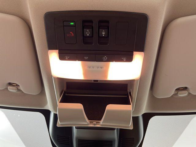 2023 Pearl White Tri-Coat Nissan Rogue