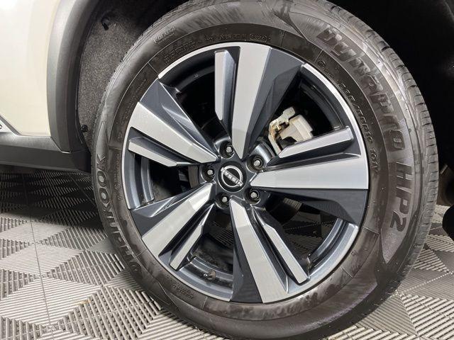 2023 Pearl White Tri-Coat Nissan Rogue