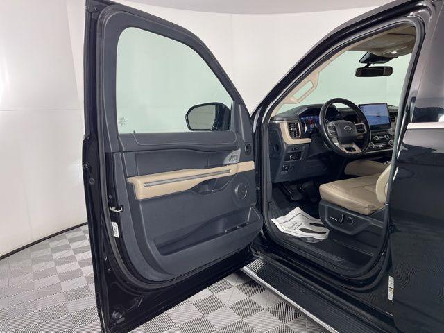 used 2023 Ford Expedition car, priced at $41,922