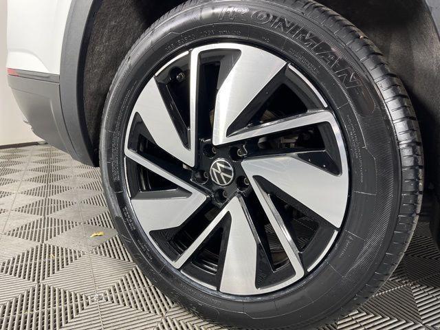 used 2024 Volkswagen Atlas car, priced at $27,000