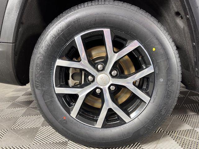 used 2023 Jeep Grand Cherokee L car, priced at $26,870