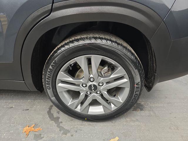 used 2023 Kia Seltos car