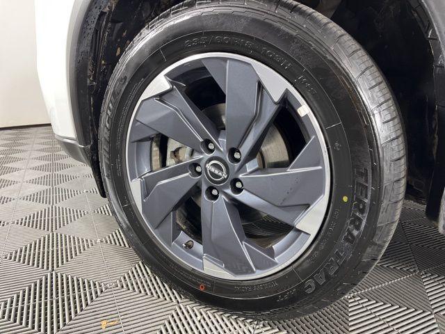 used 2024 Nissan Rogue car, priced at $21,992