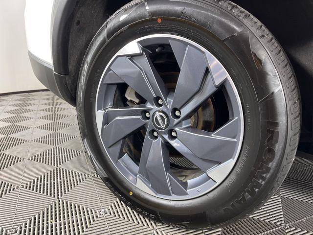 used 2024 Nissan Rogue car, priced at $21,992