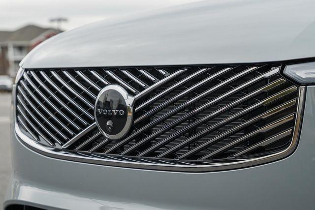 new 2026 Volvo XC90 Plug-In Hybrid car, priced at $85,745