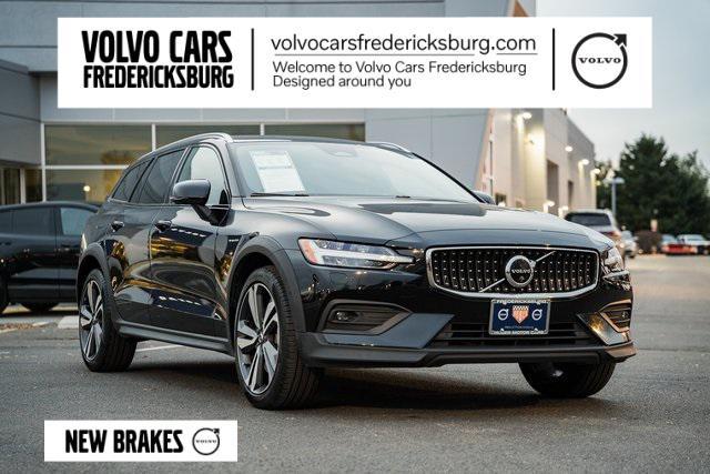 used 2023 Volvo V60 Cross Country car, priced at $34,500