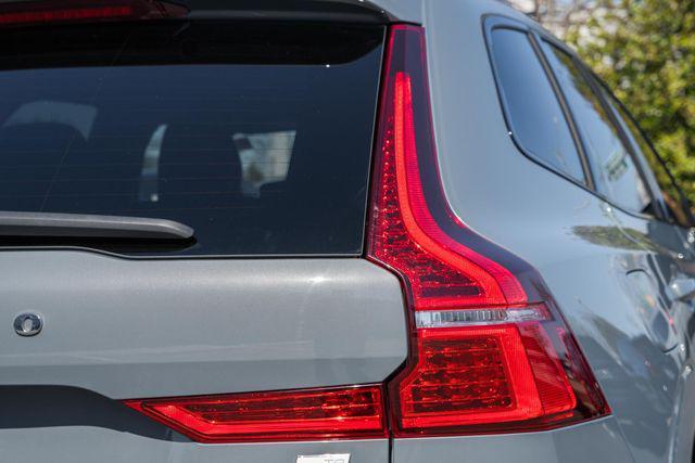 used 2022 Volvo XC60 Recharge Plug-In Hybrid car, priced at $32,200