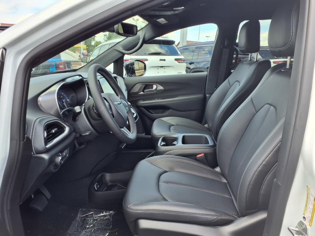 new 2026 Chrysler Pacifica car, priced at $44,460