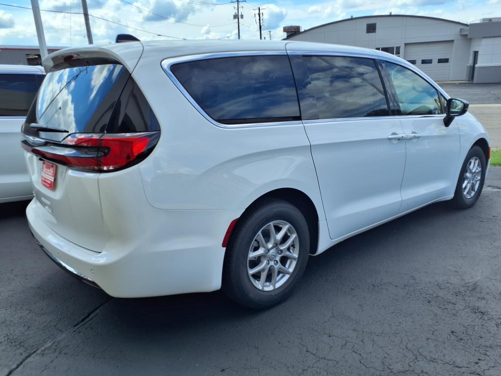 new 2026 Chrysler Pacifica car, priced at $44,460
