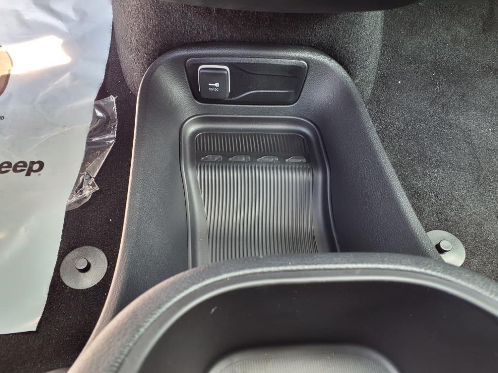 new 2025 Chrysler Pacifica car, priced at $45,725