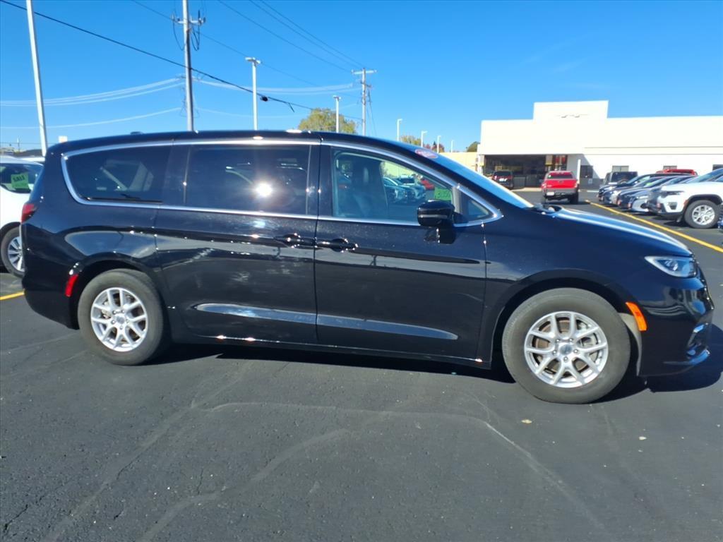 used 2024 Chrysler Pacifica car, priced at $29,596