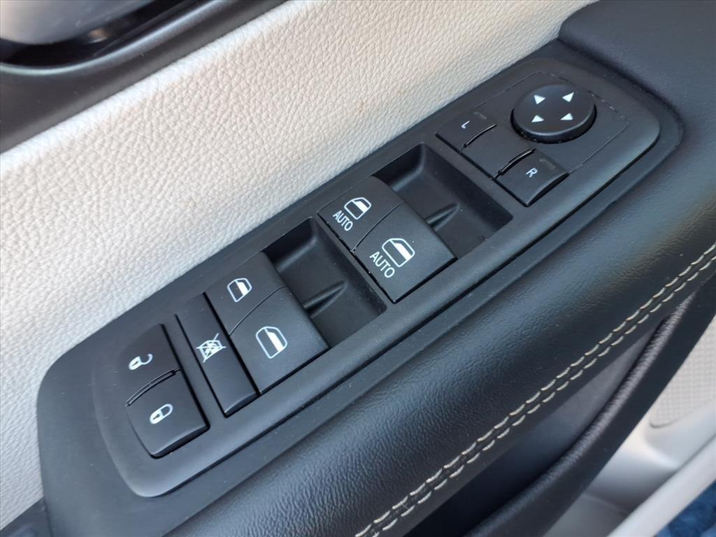 used 2024 Chrysler Pacifica car, priced at $29,596