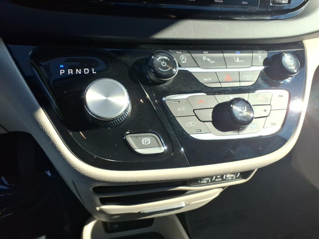 used 2024 Chrysler Pacifica car, priced at $29,596