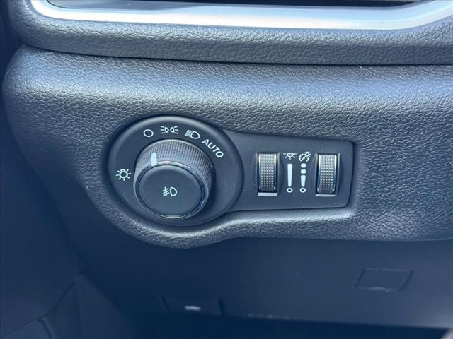 new 2025 Chrysler Pacifica car, priced at $44,893