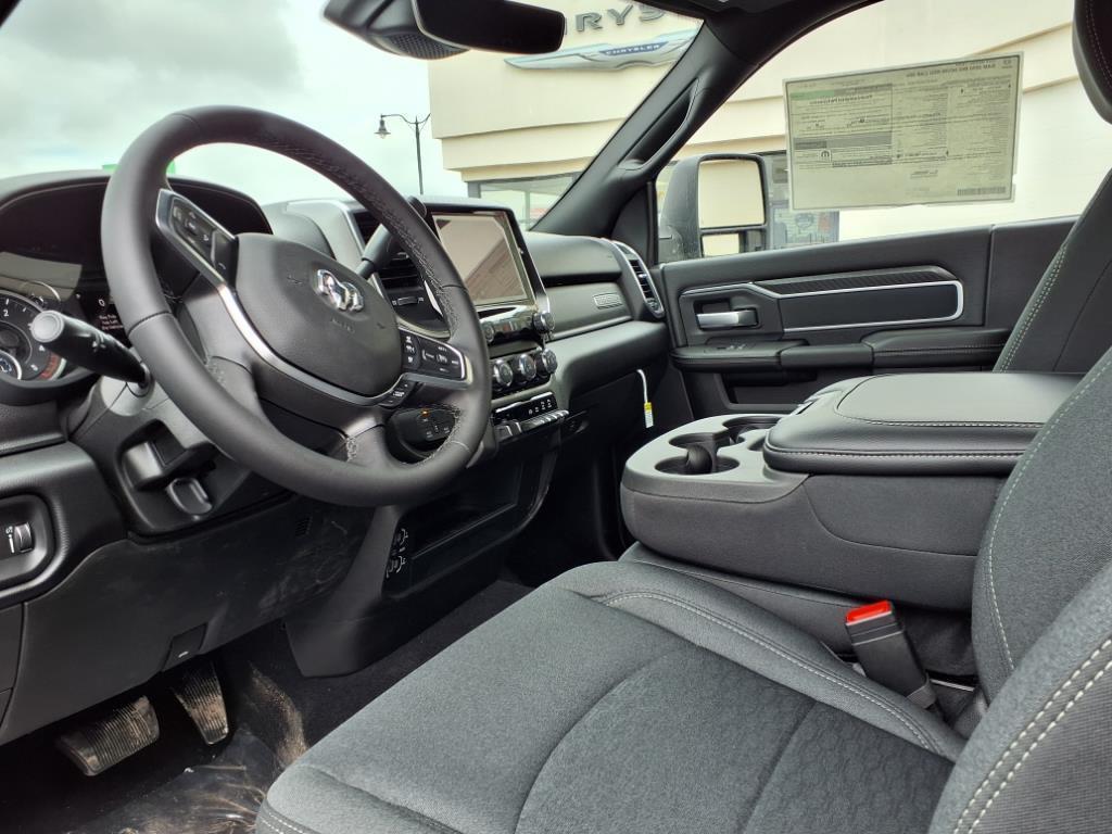 new 2025 Ram 3500 car, priced at $71,945