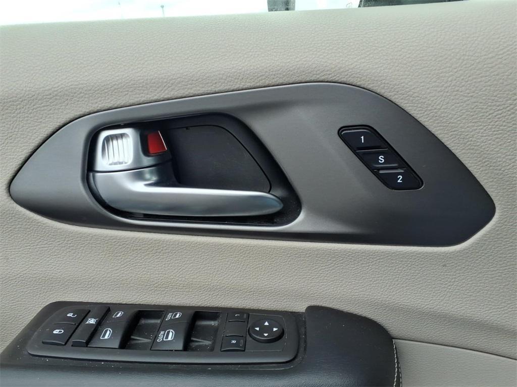used 2022 Chrysler Pacifica car, priced at $21,930