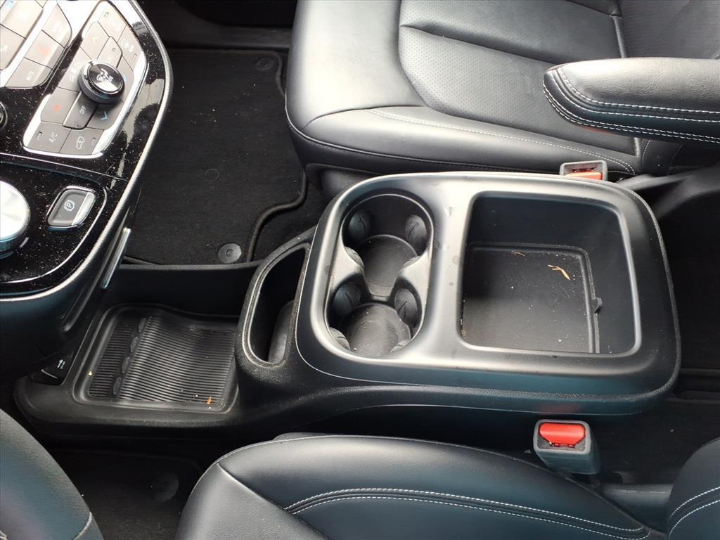 used 2025 Chrysler Pacifica car, priced at $31,699