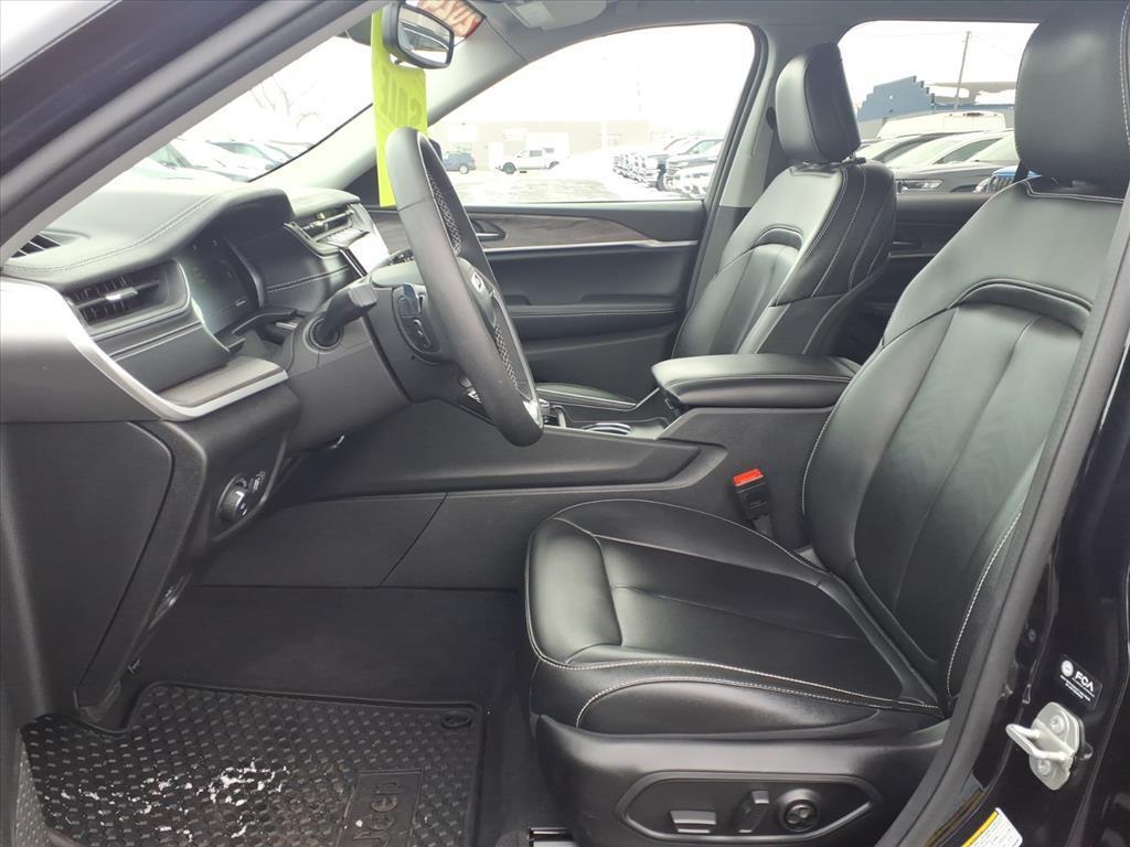 used 2024 Jeep Grand Cherokee car, priced at $28,498