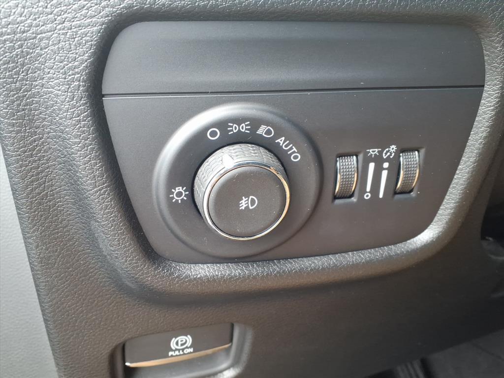 used 2024 Jeep Grand Cherokee car, priced at $28,498