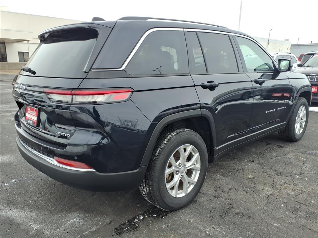 used 2024 Jeep Grand Cherokee car, priced at $28,498