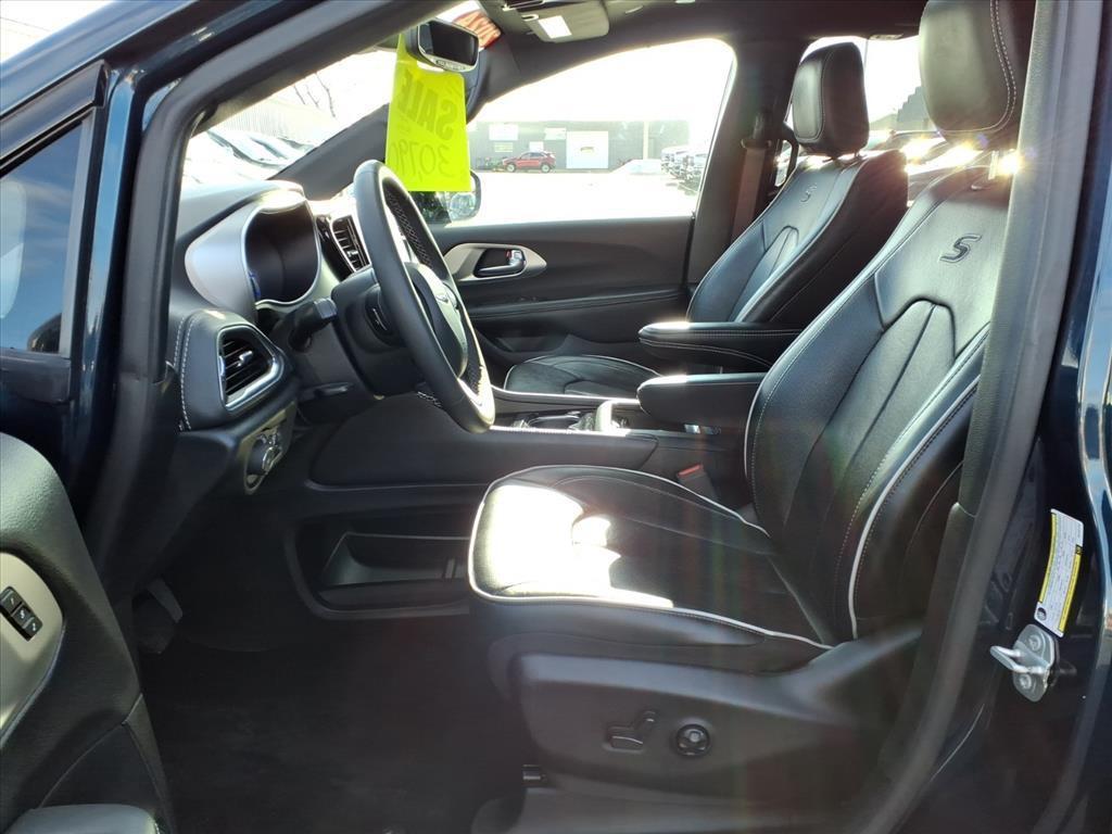 used 2024 Chrysler Pacifica Hybrid car, priced at $29,795