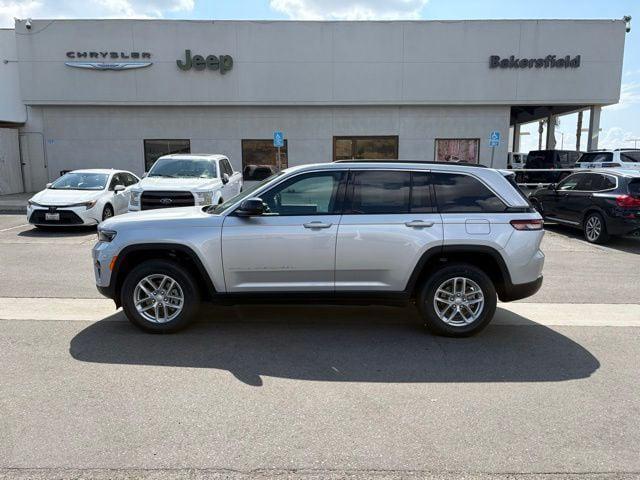 new 2026 Jeep Grand Cherokee car, priced at $42,000