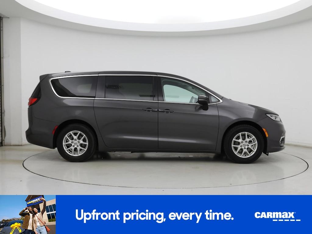 used 2023 Chrysler Pacifica car, priced at $27,998