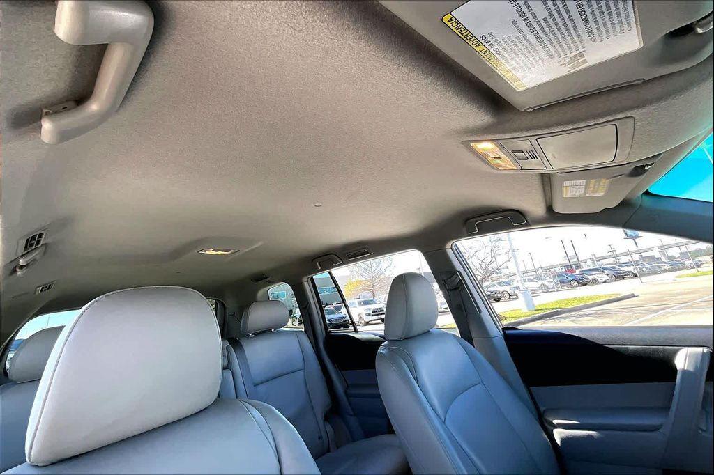 used 2013 Toyota Highlander car, priced at $10,995