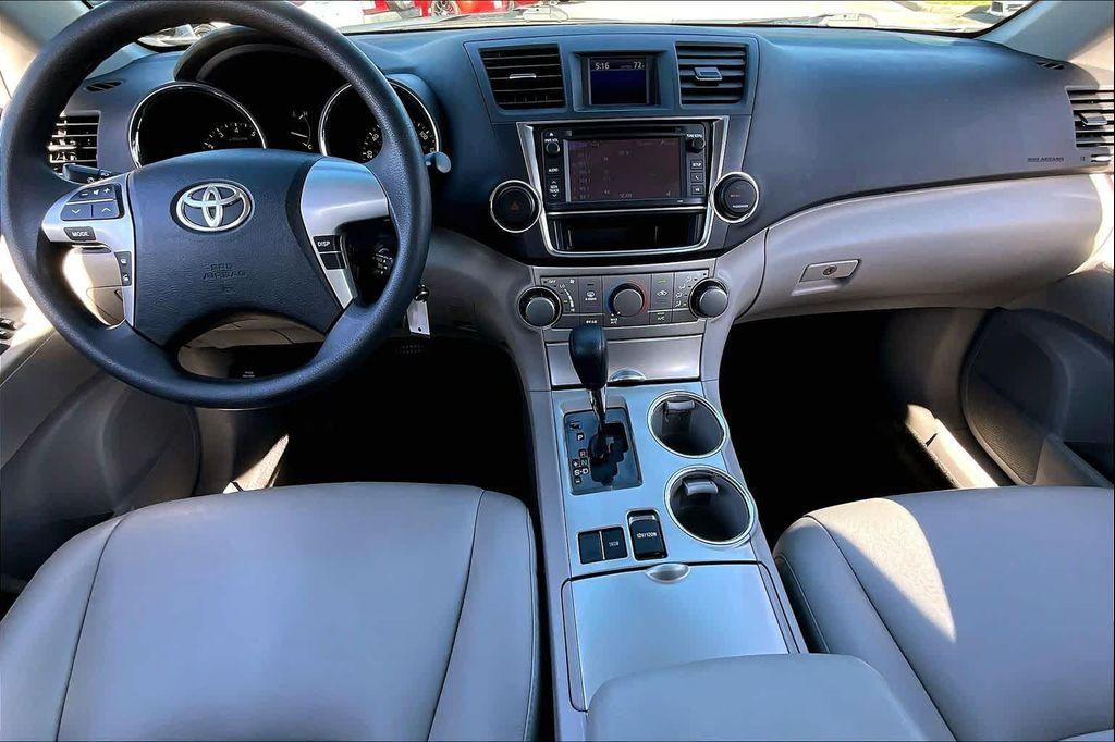 used 2013 Toyota Highlander car, priced at $10,995