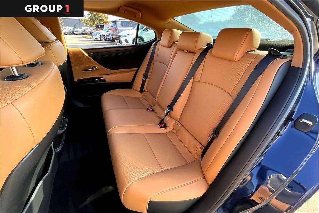 used 2025 Lexus ES 350 car, priced at $40,168