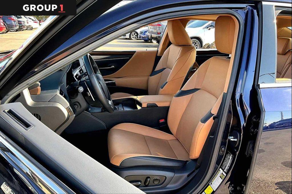 used 2025 Lexus ES 350 car, priced at $40,168