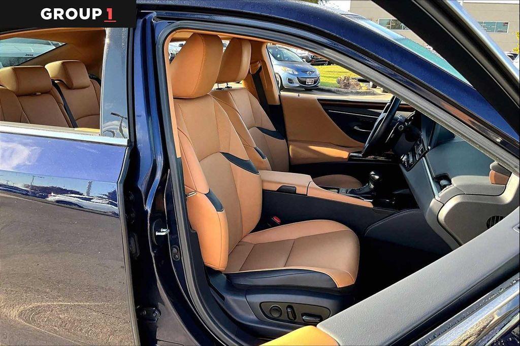 used 2025 Lexus ES 350 car, priced at $40,168