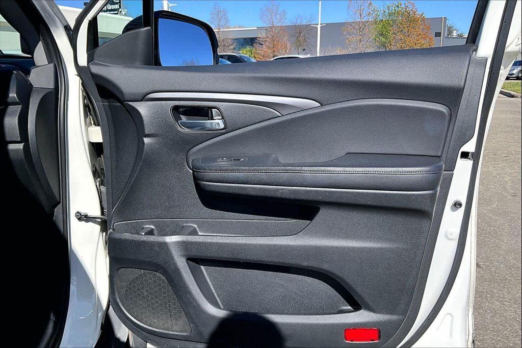 used 2017 Honda Pilot car, priced at $13,495