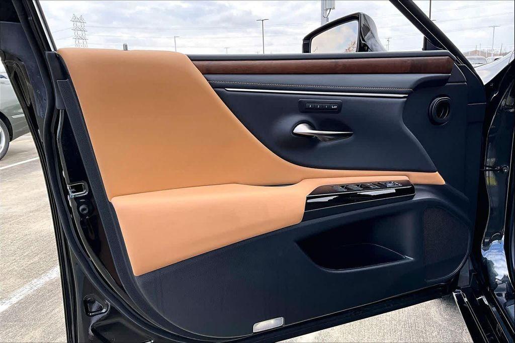 used 2024 Lexus ES 350 car, priced at $39,495