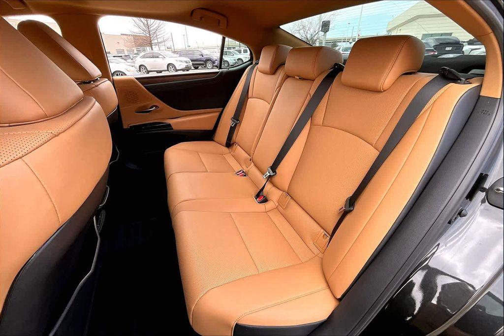 used 2024 Lexus ES 350 car, priced at $39,495