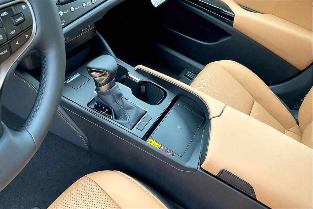 new 2025 Lexus ES 350 car, priced at $49,649