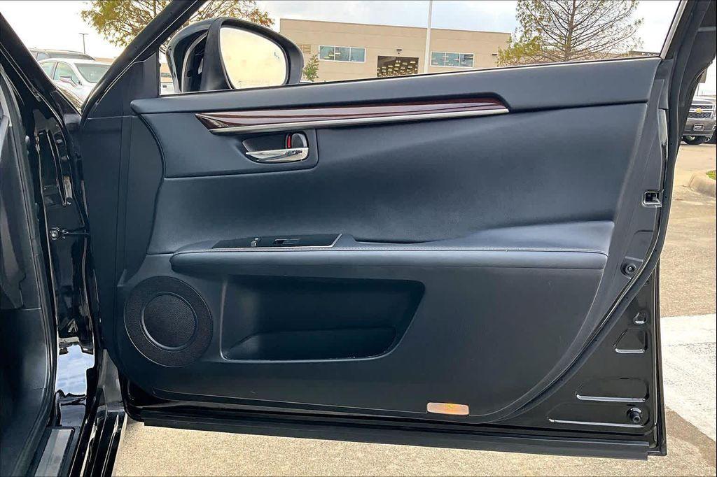 used 2016 Lexus ES 350 car, priced at $20,495