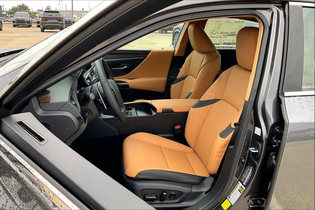 new 2025 Lexus ES 350 car, priced at $49,684