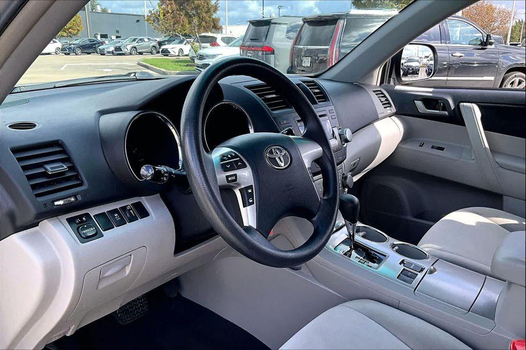 used 2012 Toyota Highlander car, priced at $10,995
