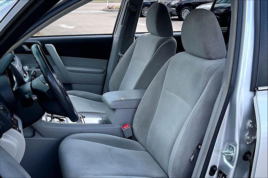 used 2012 Toyota Highlander car, priced at $10,995