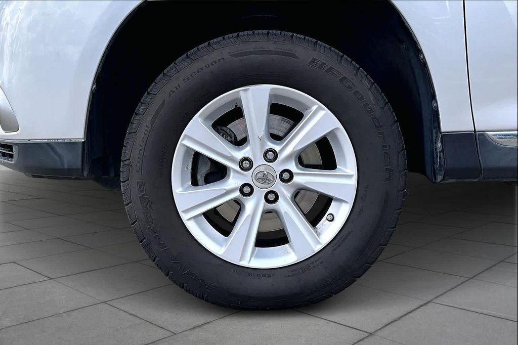 used 2012 Toyota Highlander car, priced at $10,995