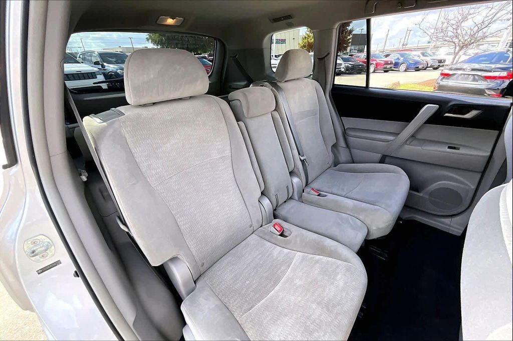 used 2012 Toyota Highlander car, priced at $10,995