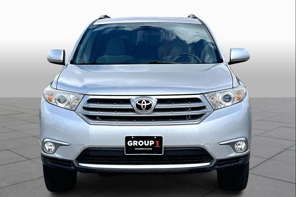 used 2012 Toyota Highlander car, priced at $10,995