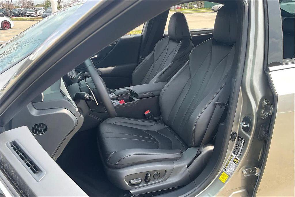 used 2021 Lexus ES 350 car, priced at $35,220