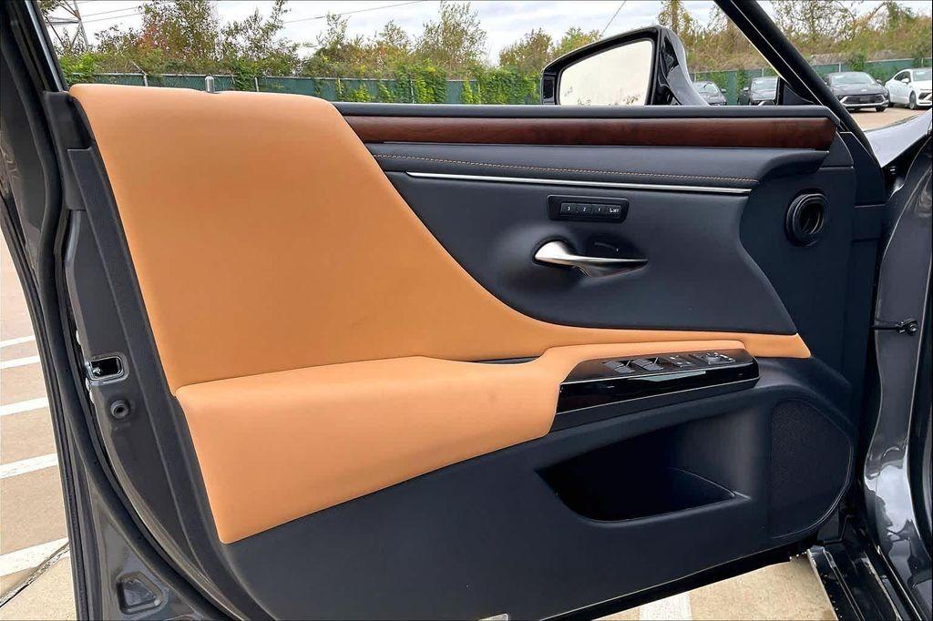 new 2025 Lexus ES 350 car, priced at $49,655
