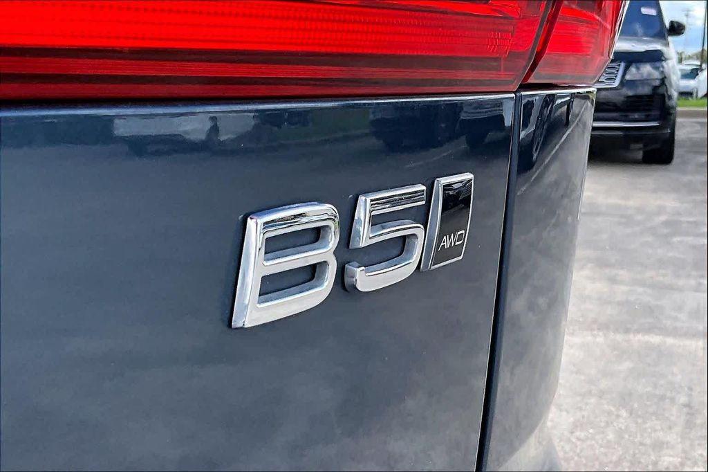 used 2024 Volvo XC60 car, priced at $31,670