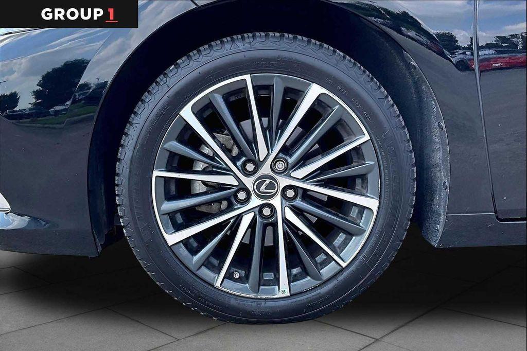 used 2024 Lexus ES 350 car, priced at $44,720