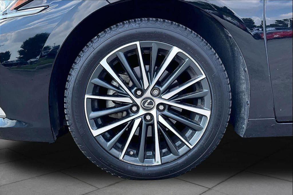 used 2024 Lexus ES 350 car, priced at $44,720